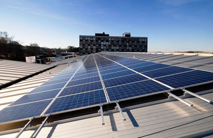 Paneles solares en el techo